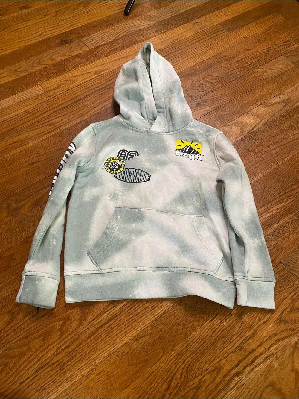 Abercrombie Kids Tie-Dye Hoodie | Boys Size 7/8 | Mint Green Graphic Pullover